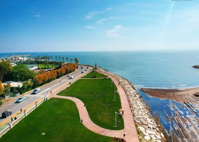 Casa Laura In Centro * 圣贝内代托-德尔特龙托